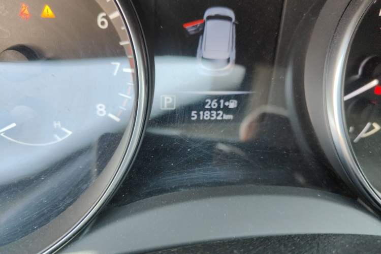 Used Nissan Qashqai 2019 2.0L CVT Luxury Edition Odometer Close Up