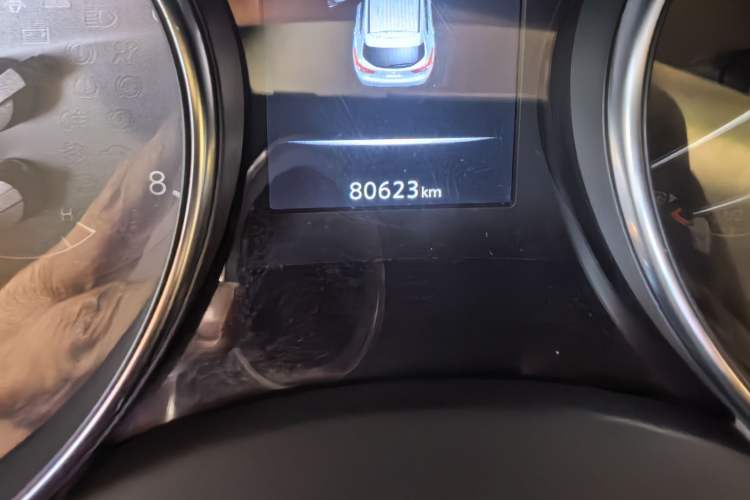 Used Nissan Qashqai 2019 2.0L CVT Luxury Edition Odometer Close Up