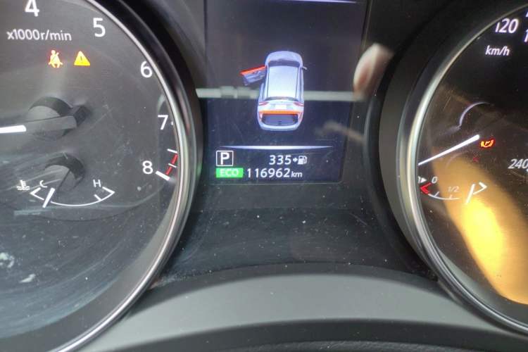 Used Nissan Qashqai 2019 2.0L CVT Luxury Edition Odometer Close Up