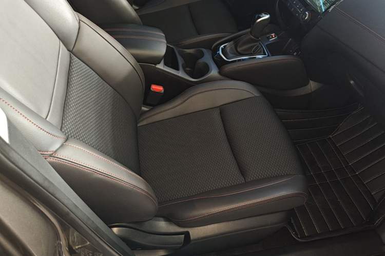 Used Nissan Qashqai 2019 2.0L CVT Luxury Edition Right Front Seat