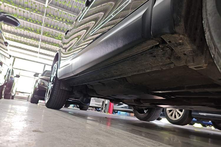 Used Nissan Qashqai 2019 2.0L CVT Luxury Edition Right Side Sill