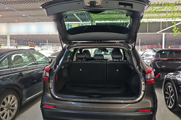 Used Nissan Qashqai 2019 2.0L CVT Luxury Edition Trunk