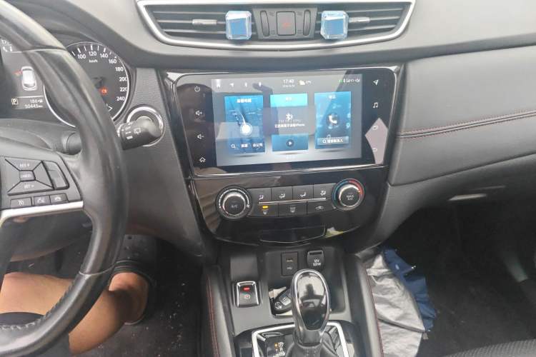 Used Nissan Qashqai 2021 2.0L CVT Luxury Edition Audio And AC Panel