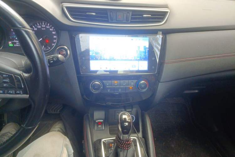 Used Nissan Qashqai 2021 2.0L CVT Luxury Edition Audio And AC Panel