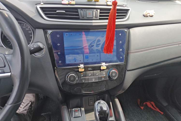 Used Nissan Qashqai 2021 2.0L CVT Luxury Edition Audio And AC Panel