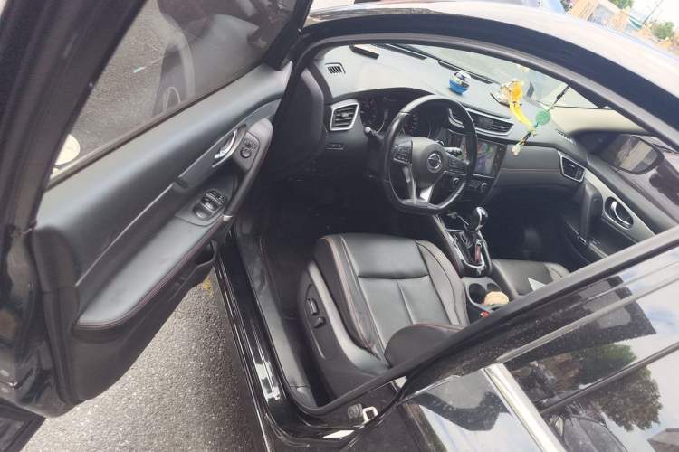 Used Nissan Qashqai 2021 2.0L CVT Luxury Edition Driver Seat