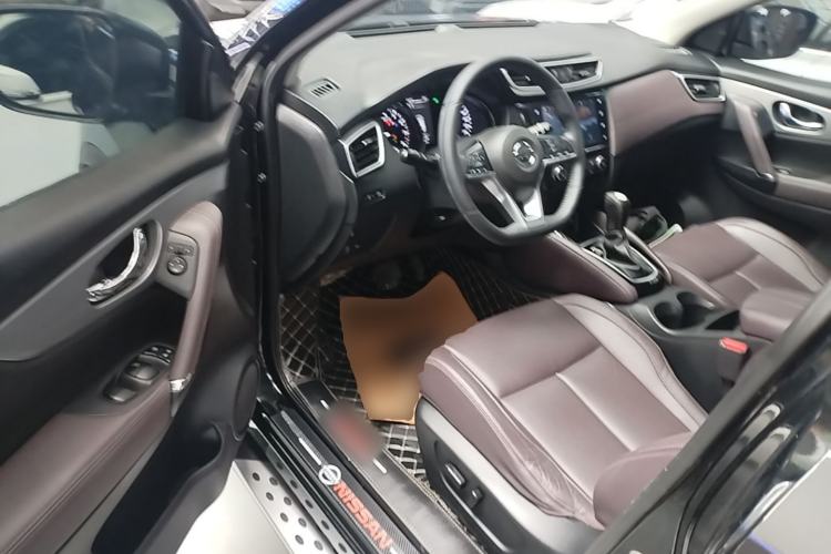 Used Nissan Qashqai 2021 2.0L CVT Luxury Edition Driver Seat