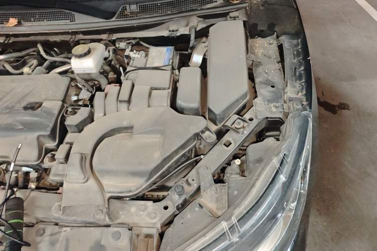 Used Nissan Qashqai 2021 2.0L CVT Luxury Navigation Edition Engine Bay Left
