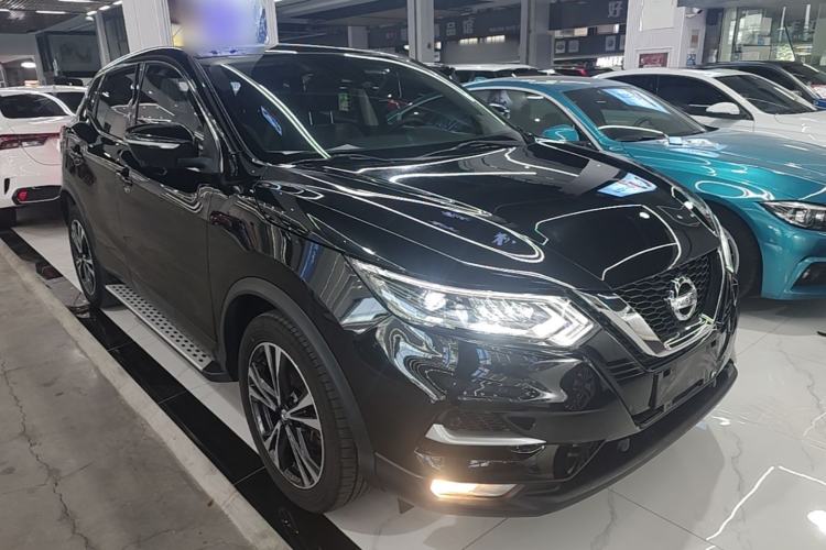 Used Nissan Qashqai 2021 2.0L CVT Luxury Edition Front Right 45 Deg