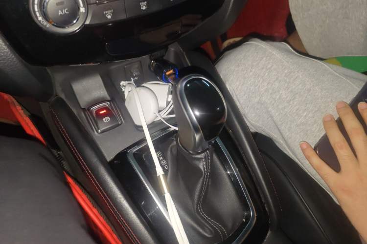 Used Nissan Qashqai 2021 2.0L CVT Luxury Edition Gear Lever