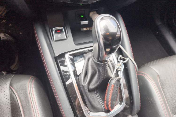 Used Nissan Qashqai 2021 2.0L CVT Luxury Edition Gear Lever