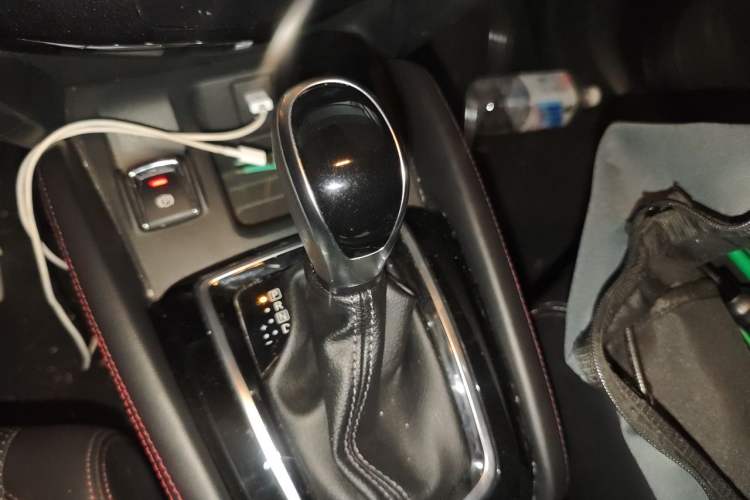 Used Nissan Qashqai 2021 2.0L CVT Luxury Navigation Edition Gear Lever