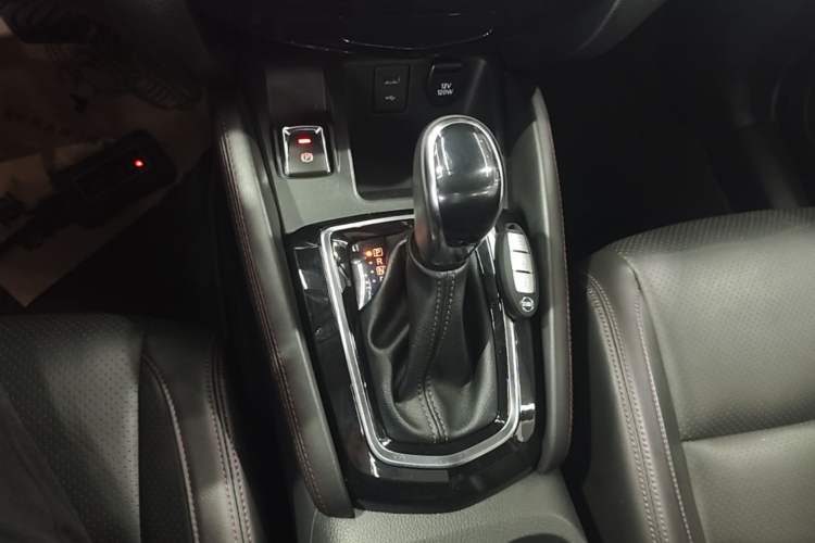 Used Nissan Qashqai 2021 2.0L CVT Luxury Edition Gear Lever