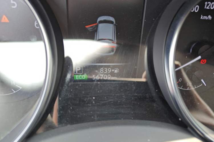 Used Nissan Qashqai 2021 2.0L CVT Luxury Edition Odometer Close Up