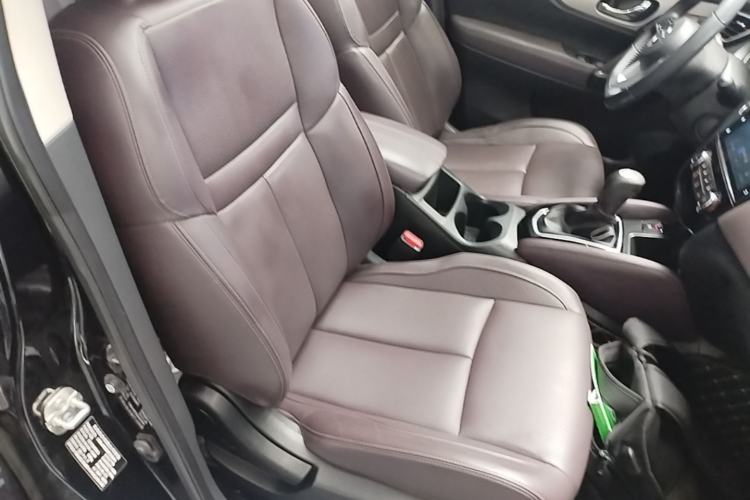 Used Nissan Qashqai 2021 2.0L CVT Luxury Edition Right Front Seat