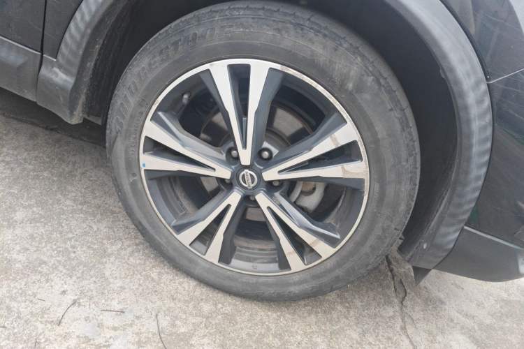 Used Nissan Qashqai 2021 2.0L CVT Luxury Edition Right Front Wheel Hub
