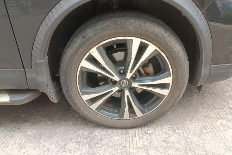 Used Nissan Qashqai 2021 2.0L CVT Luxury Edition Right Front Wheel Hub