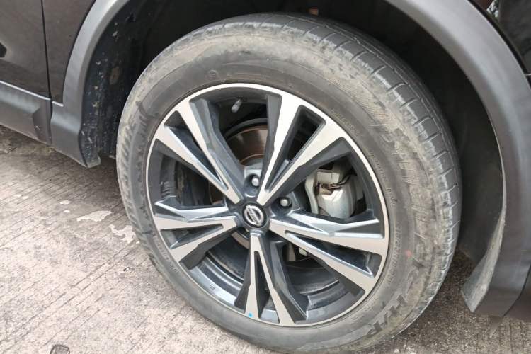 Used Nissan Qashqai 2021 2.0L CVT Luxury Edition Right Front Wheel Hub