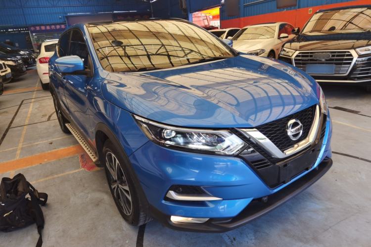 Used Nissan Qashqai 2021 2.0L CVT Luxury Edition Front Right 45 Deg