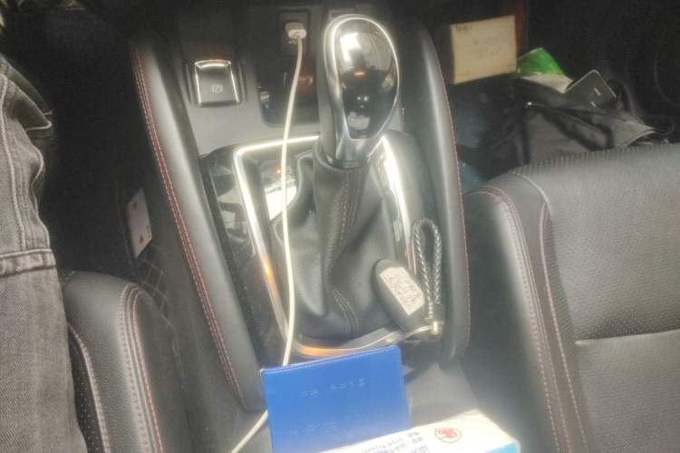 Used Nissan Qashqai 2021 2.0L CVT Luxury Edition Gear Lever