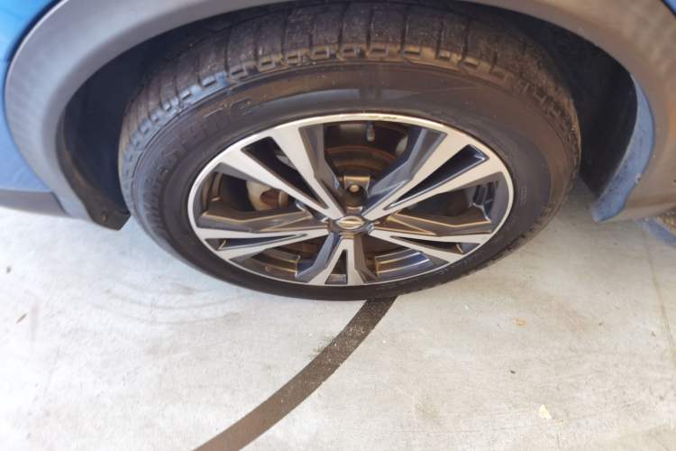 Used Nissan Qashqai 2021 2.0L CVT Luxury Edition Left Front Wheel Hub