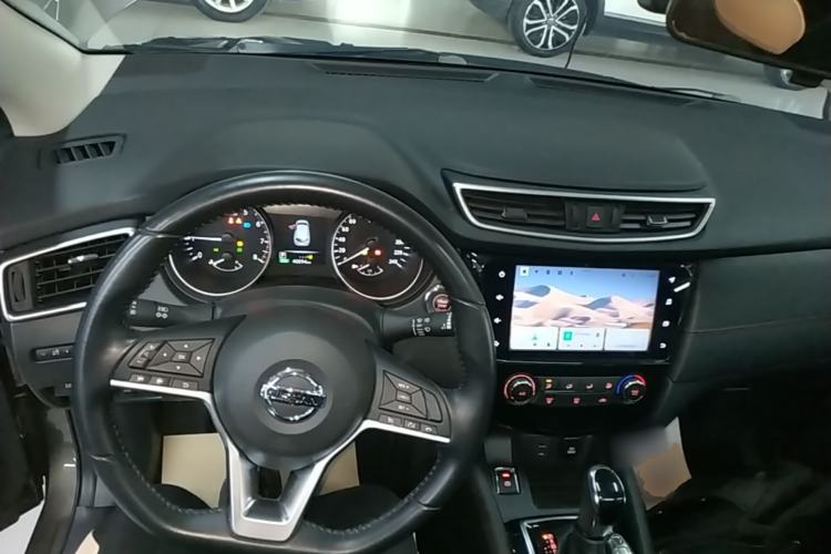 Used Nissan Qashqai 2021 2.0L CVT Luxury Edition Center Console