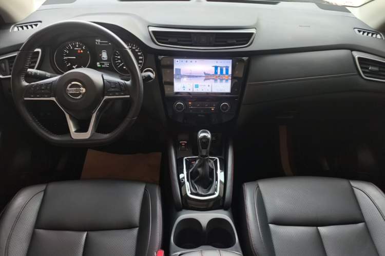 Used Nissan Qashqai 2021 2.0L CVT Luxury Edition Center Console