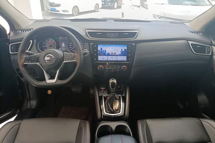 Used Nissan Qashqai 2021 2.0L CVT Luxury Edition Center Console