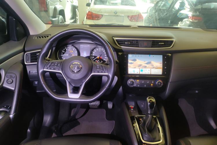 Used Nissan Qashqai 2021 2.0L CVT Luxury Edition Center Console