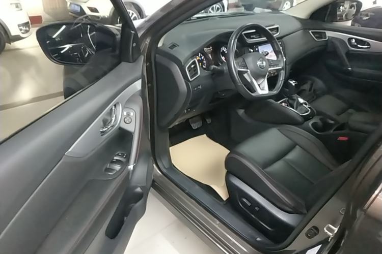 Used Nissan Qashqai 2021 2.0L CVT Luxury Edition Driver Seat