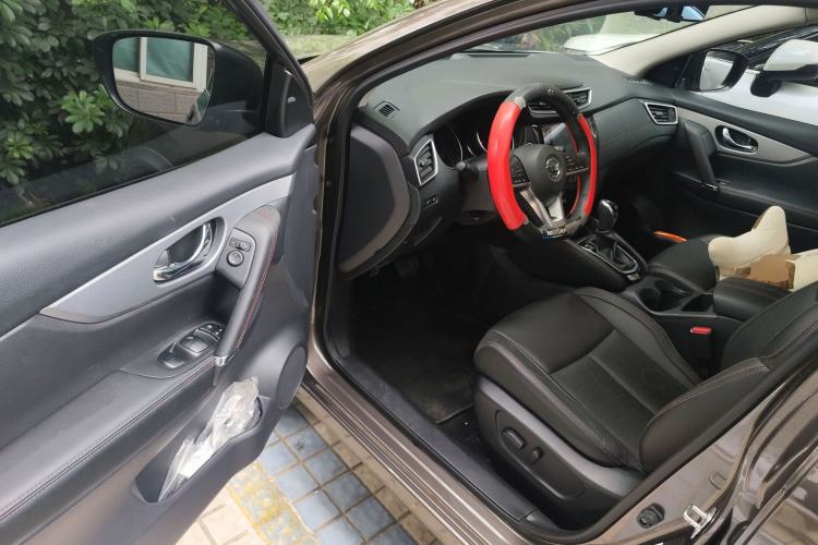 Used Nissan Qashqai 2021 2.0L CVT Luxury Edition Driver Seat