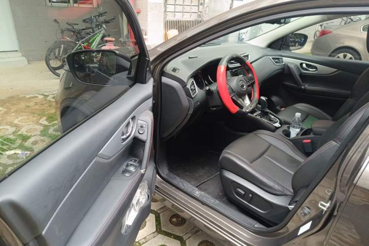 Used Nissan Qashqai 2021 2.0L CVT Luxury Edition Driver Seat