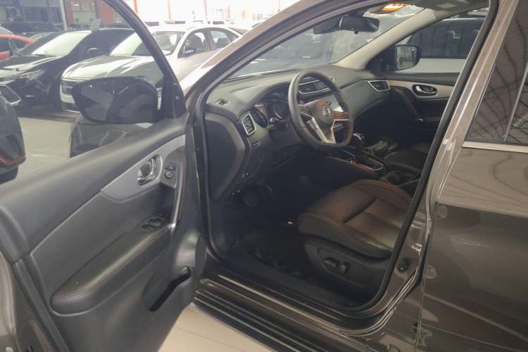 Used Nissan Qashqai 2021 2.0L CVT Luxury Edition Driver Seat
