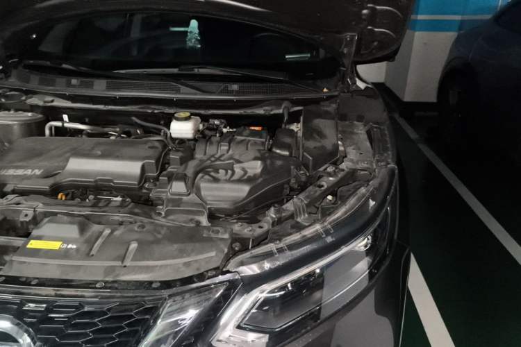 Used Nissan Qashqai 2021 2.0L CVT Luxury Edition Engine Bay Left
