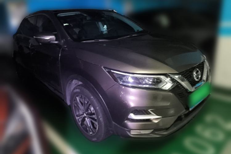 Used Nissan Qashqai 2021 2.0L CVT Luxury Edition Front Right 45 Deg