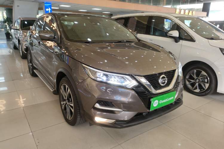 Used Nissan Qashqai 2021 2.0L CVT Luxury Edition Front Right 45 Deg
