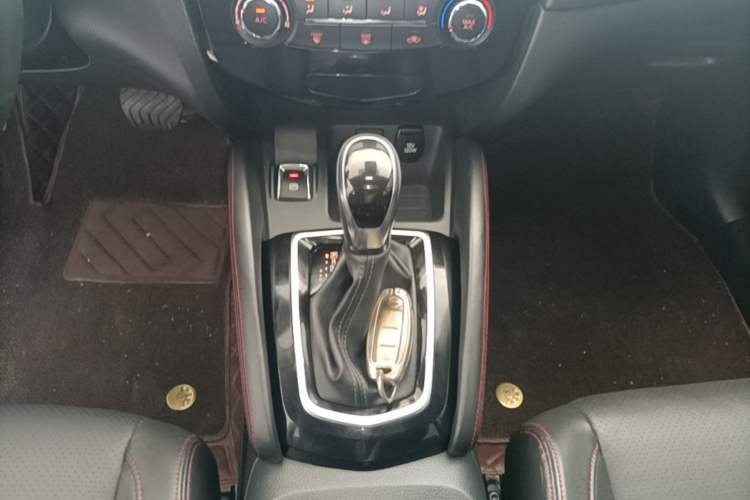 Used Nissan Qashqai 2021 2.0L CVT Luxury Edition Gear Lever