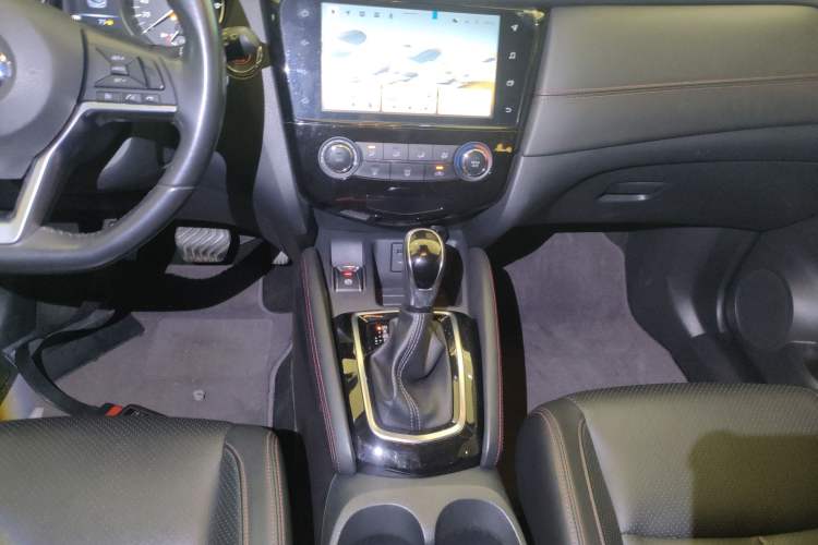 Used Nissan Qashqai 2021 2.0L CVT Luxury Edition Gear Lever