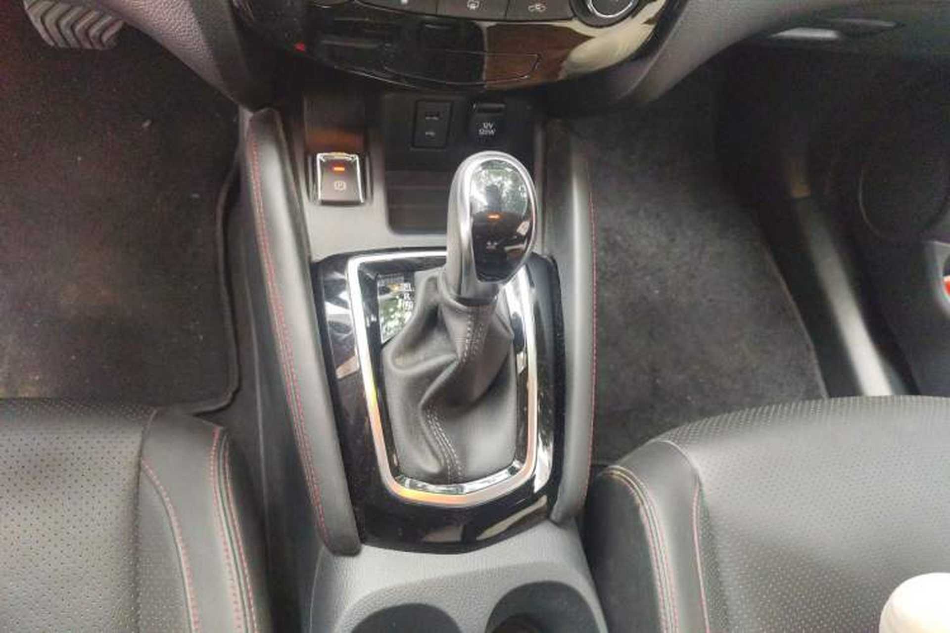 Used Nissan Qashqai 2021 2.0L CVT Luxury Edition Gear Lever