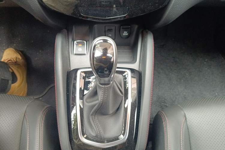 Used Nissan Qashqai 2021 2.0L CVT Luxury Edition Gear Lever