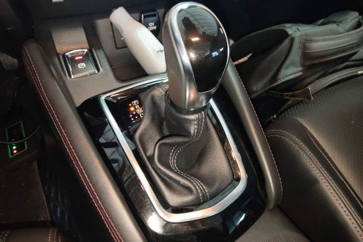 Used Nissan Qashqai 2021 2.0L CVT Luxury Edition Gear Lever
