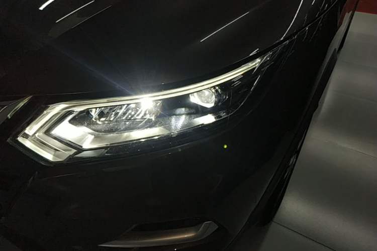 Used Nissan Qashqai 2021 2.0L CVT Luxury Edition Left Front Headlight