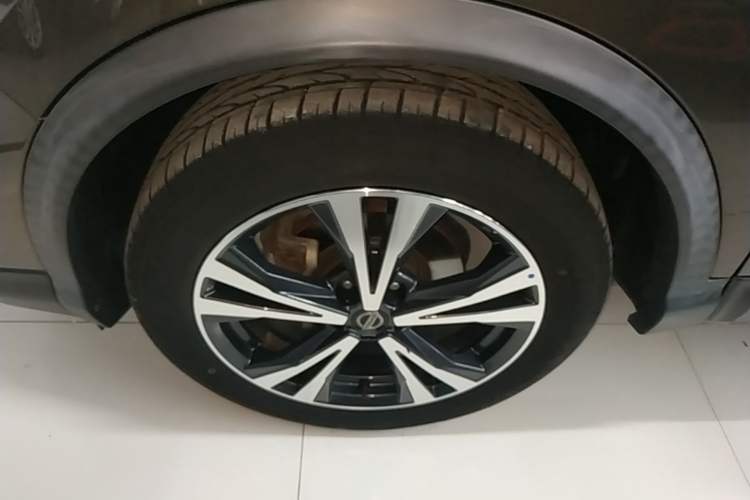 Used Nissan Qashqai 2021 2.0L CVT Luxury Edition Left Front Wheel Hub