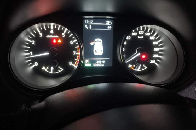 Used Nissan Qashqai 2021 2.0L CVT Luxury Edition Odometer Close Up
