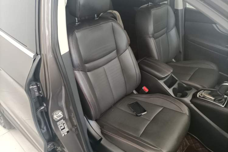 Used Nissan Qashqai 2021 2.0L CVT Luxury Edition Right Front Seat