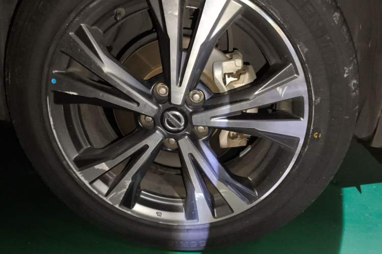 Used Nissan Qashqai 2021 2.0L CVT Luxury Edition Right Front Wheel Hub