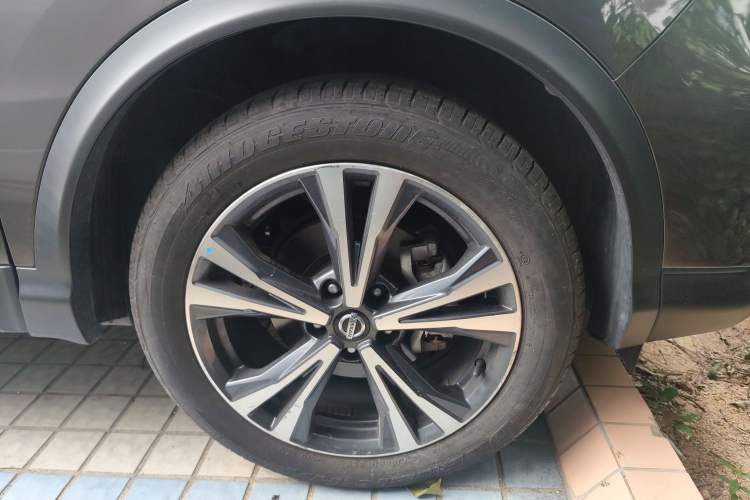 Used Nissan Qashqai 2021 2.0L CVT Luxury Edition Right Front Wheel Hub