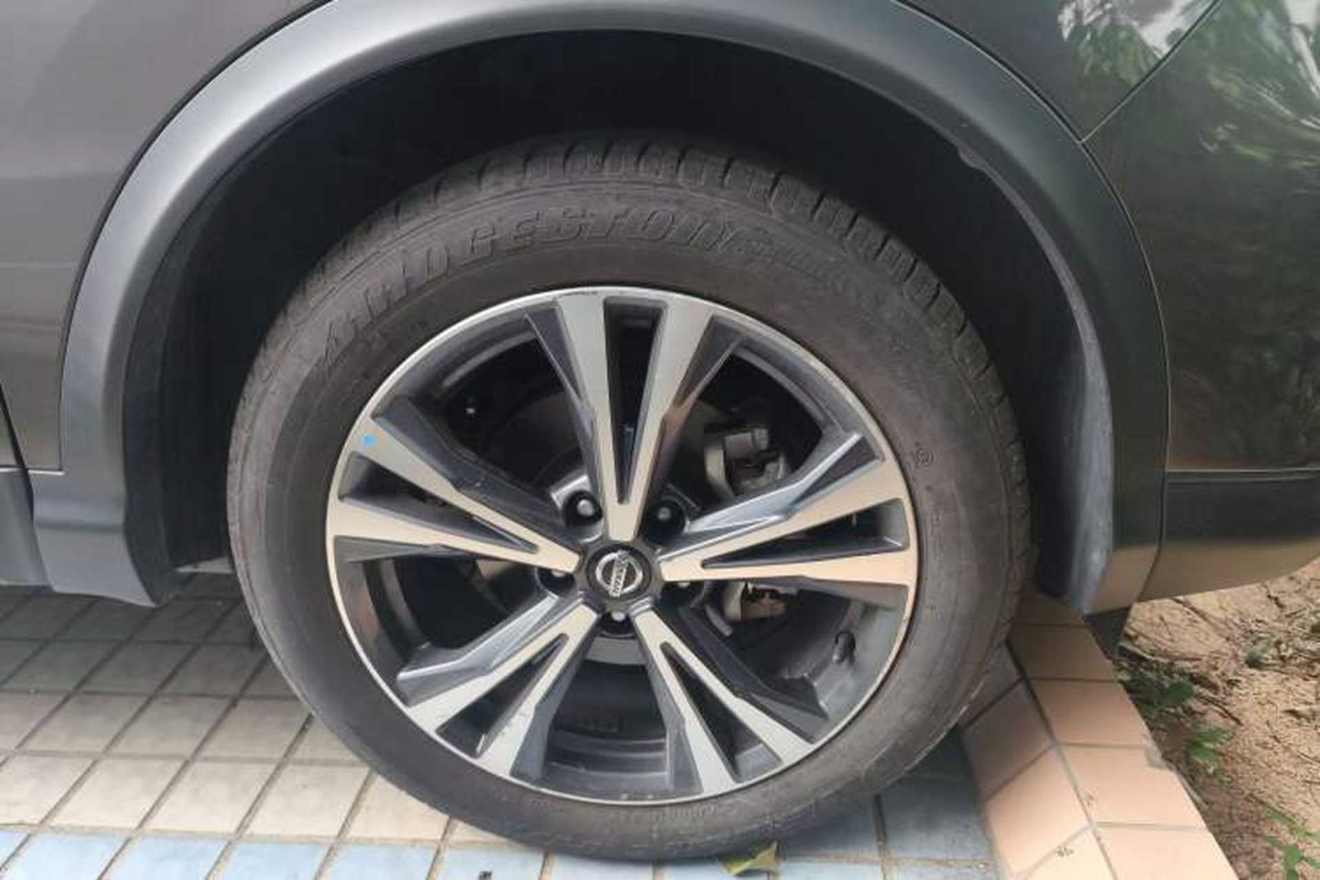 Used Nissan Qashqai 2021 2.0L CVT Luxury Edition Right Front Wheel Hub