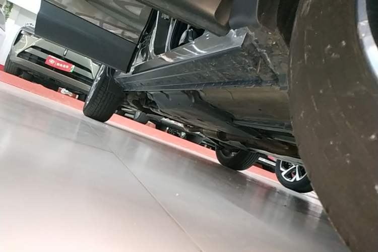 Used Nissan Qashqai 2021 2.0L CVT Luxury Edition Right Side Sill