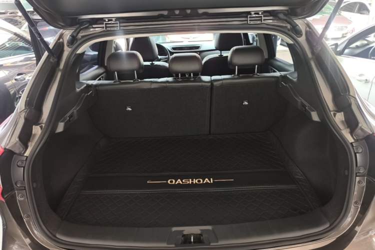Used Nissan Qashqai 2021 2.0L CVT Luxury Edition Trunk